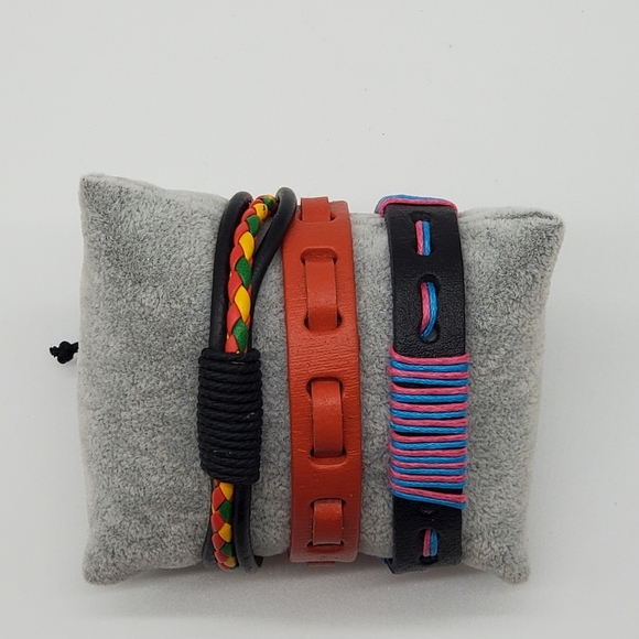 ❤️Unisex Trio of Leather Bracelets - Picture 3 of 4